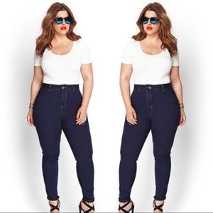 🎉HP🎉❣️Forever21 Short skinny leg jean❣️